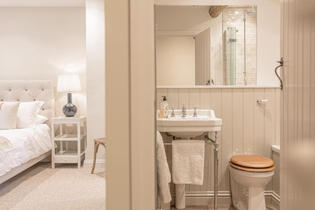 Weston Subedge East Barn Cottage - Refurbished Barn Conversion! מראה חיצוני תמונה